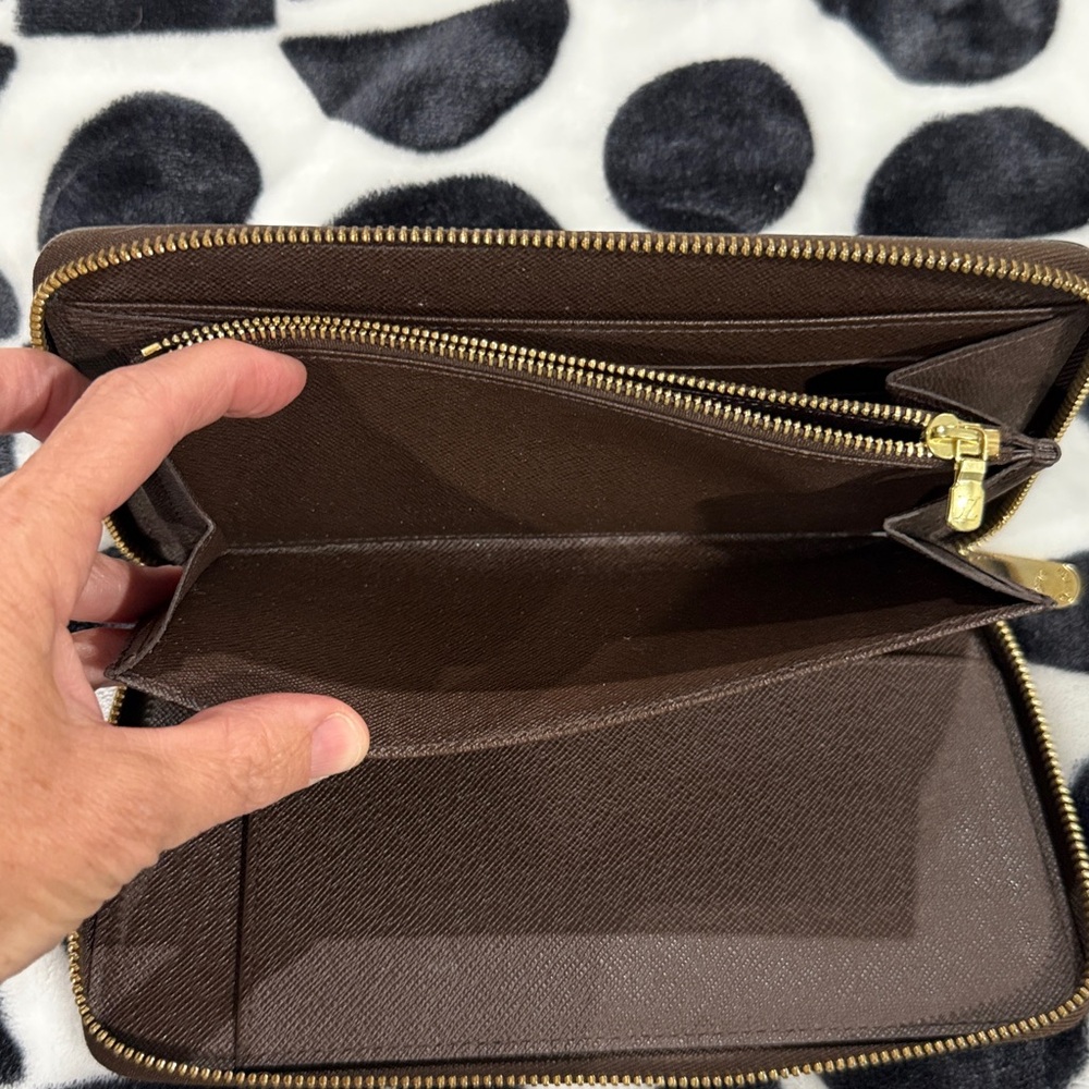 Louis Vuitton Damier Ebene Organizer Zippy Wallet - Picture 14 of 16